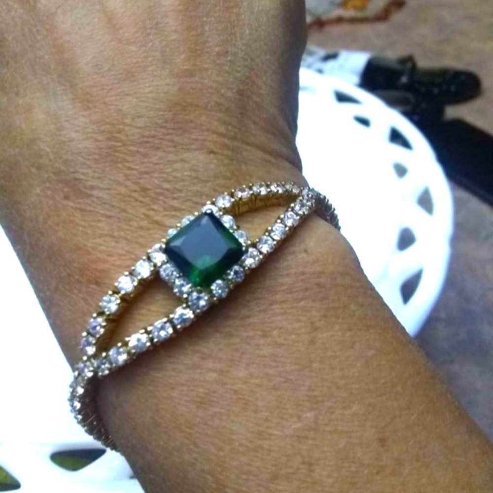 Vintage Bracelet With Green Stone. Never Worn.